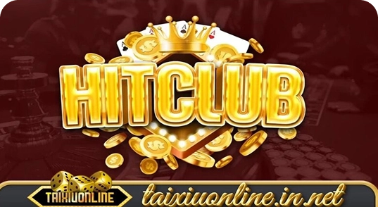 Logo vàng lấp lánh của HIT CLUB nổi bật trên bàn chơi may rủi